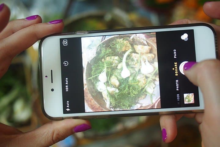 Private Walking Food Tour in Hanoi’s Old Quarter with Local Host Hang photo 3