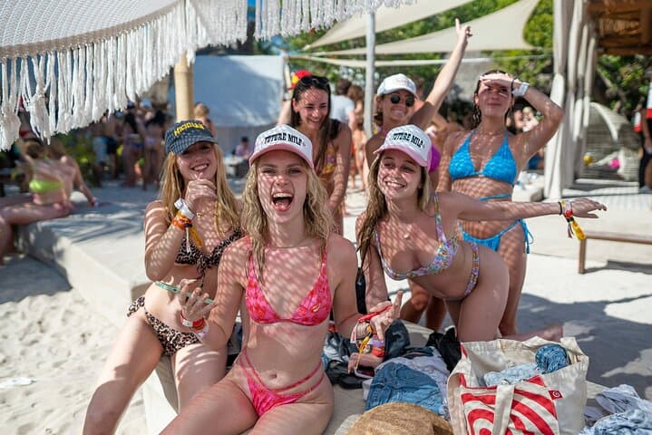 Catamaran to Isla Mujeres: Open Bar, Snorkel & Beach Club Lunch photo 3