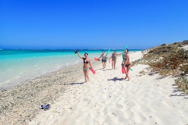 Ningaloo Full-Day Hike and Drift Snorkel at Turquoise Bay