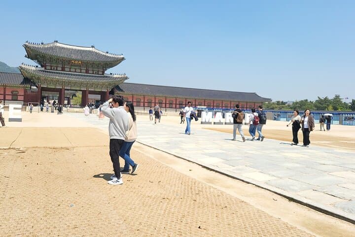 Private Half- or Full-Day Seoul City Tour from Incheon Cruise — Gyeongbokgung, Bukchon & Markets photo 2