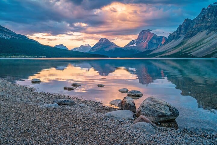 Sunset Lakes of Banff: Lake Louise, Moraine Lake & Minnewanka Tour