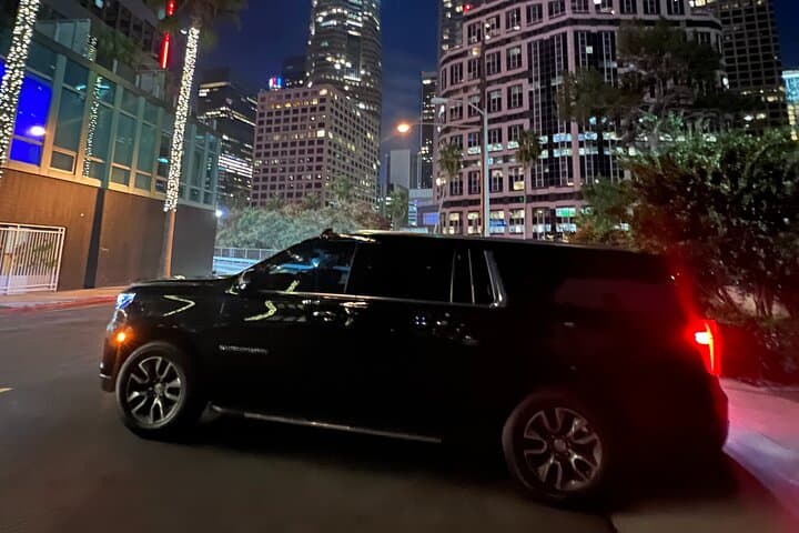 Private Luxury Transfer Between Los Angeles and Las Vegas photo 2