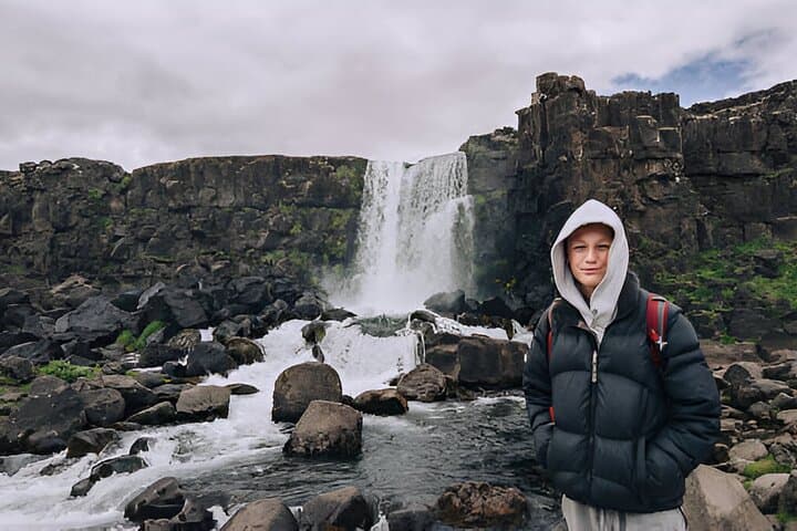 Small-Group Golden Circle Tour from Reykjavik Port (Spanish Guide) — Thingvellir, Geysir & Gullfoss photo 3
