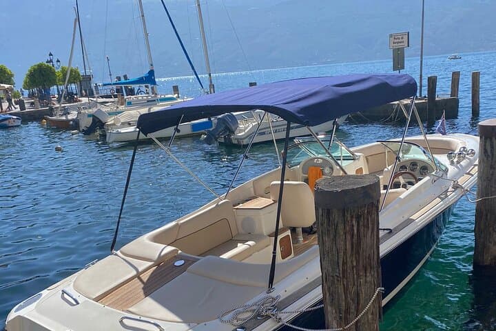 Private 2-Hour Speedboat Tour on Lake Garda with Skipper — West & East Coast Highlights photo 3