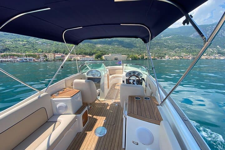 Private 2-Hour Speedboat Tour on Lake Garda with Skipper — West & East Coast Highlights photo 4