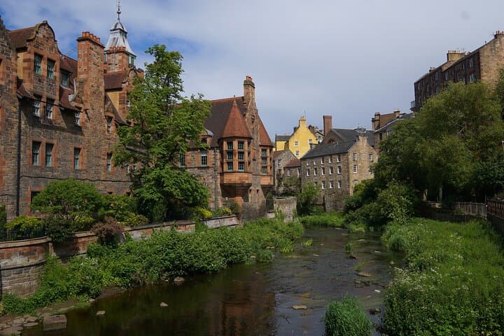 Edinburgh New Town, Dean Village & Stockbridge: Private 2.5-Hour History Walk