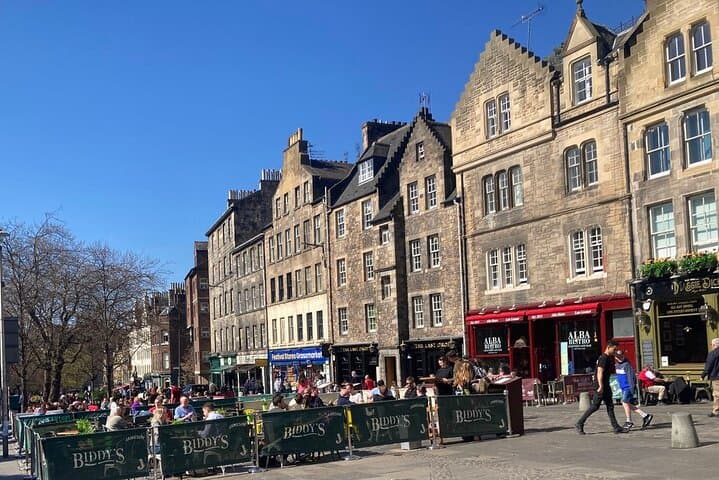 Old Town Stories: A 90‑Minute Walking Tour of Edinburgh's Royal Mile