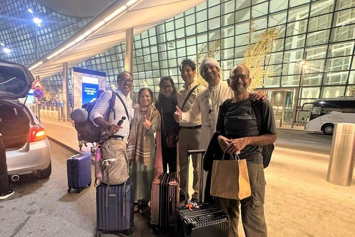 Abu Dhabi Layover Tour: See Sheikh Zayed, Corniche & Saadiyat in 4–5 Hours