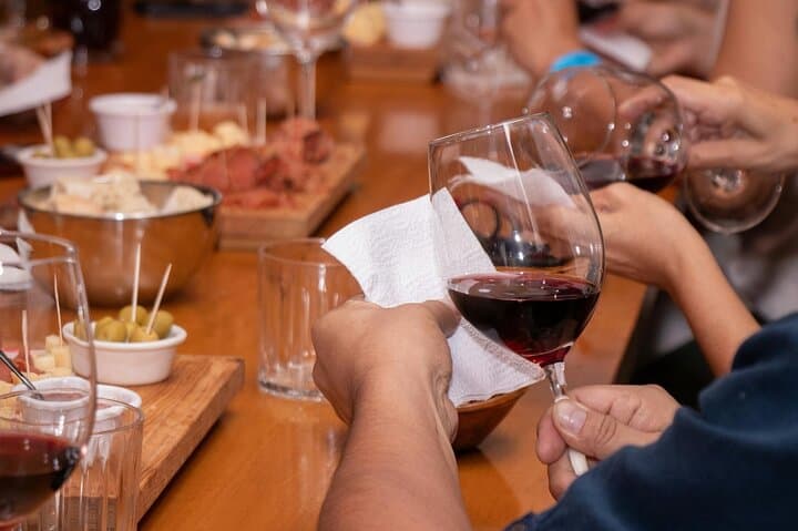 San Francisco Urban Wine Tour: 6 Tastings with a Local Host photo 2