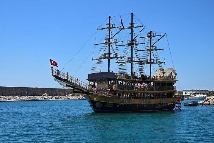 Side Pirate Boat Tour: Foam Party, Lunch & Turquoise Swim Stops