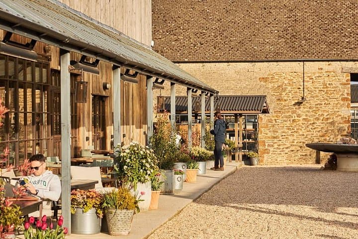 Private Transfer from Soho Farmhouse (Chipping Norton) to Heathrow Airport — Stress-Free Door-to-Door Service