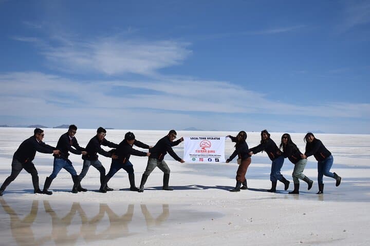 La Paz to Salar de Uyuni: 3-Day Salt Flat Adventure with Train Cemetery & Colchani photo 5