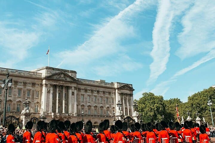 Private London Top 30 Iconic Sights Walking Tour with Blue Badge Guide photo 4