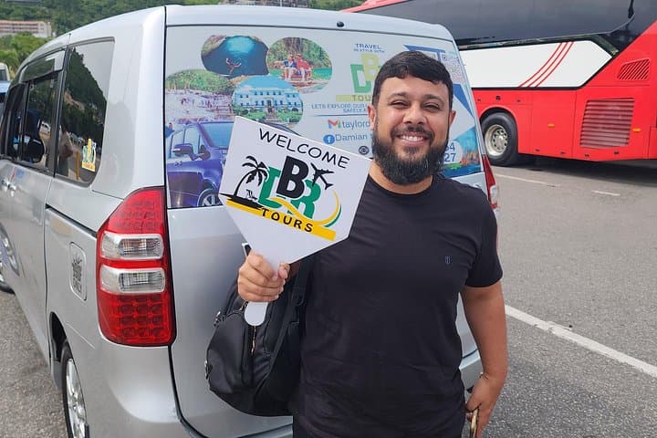 Stress-Free Private Roundtrip Airport Transfers in Montego Bay photo 3