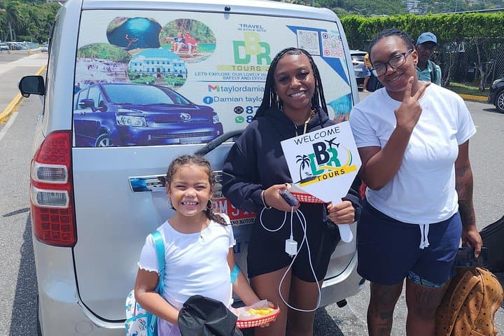 Stress-Free Private Roundtrip Airport Transfers in Montego Bay photo 4