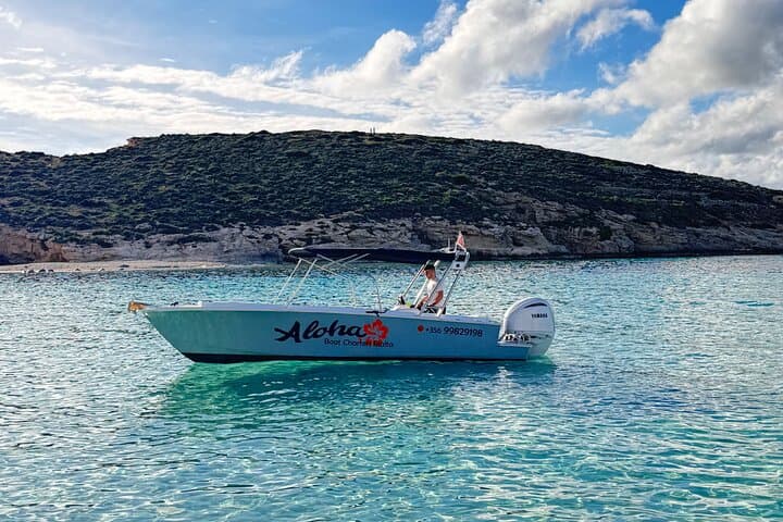 Private Boat Trip to Comino: Blue Lagoon, Crystal Lagoon & Cave Caves (3 hrs)
