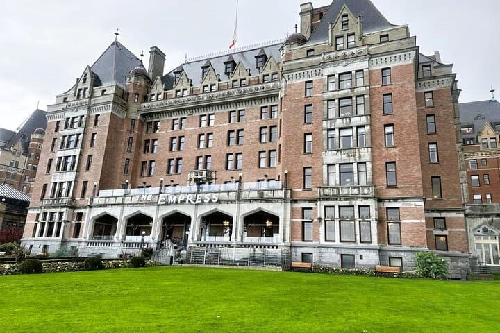 Victoria Highlights Tour: Butchart Gardens, Inner Harbour & Chinatown photo 2