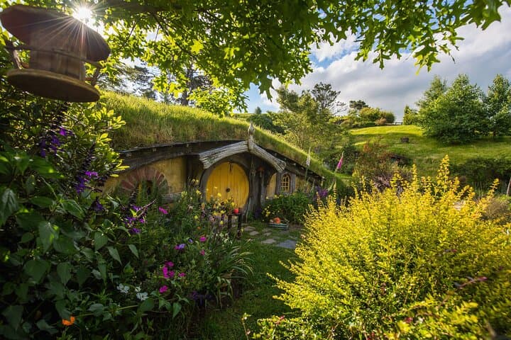 Private Hobbiton Behind-the-Scenes Tour — Day Trip from Auckland to the Movie Set photo 4