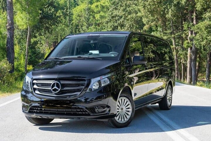 Stress-Free Dubai Private Airport Transfer: Arrival & Departure Service photo 2