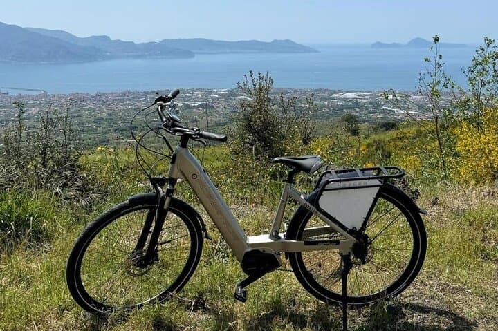 E‑Bike Mount Vesuvius: Ride Strada Matrone to the Crater photo 6