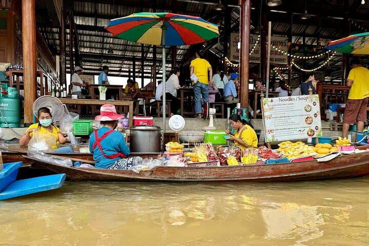 Bangkok Floating Market & Maeklong Train Market Day Trip — Damnoen Saduak Canals photo 3