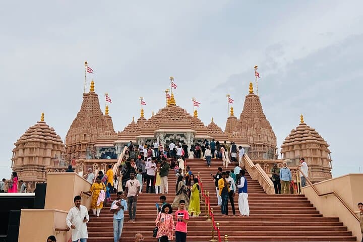 BAPS Mandir Tour Abu Dhabi — Cultural Day Trip to the Marble Temple photo 5