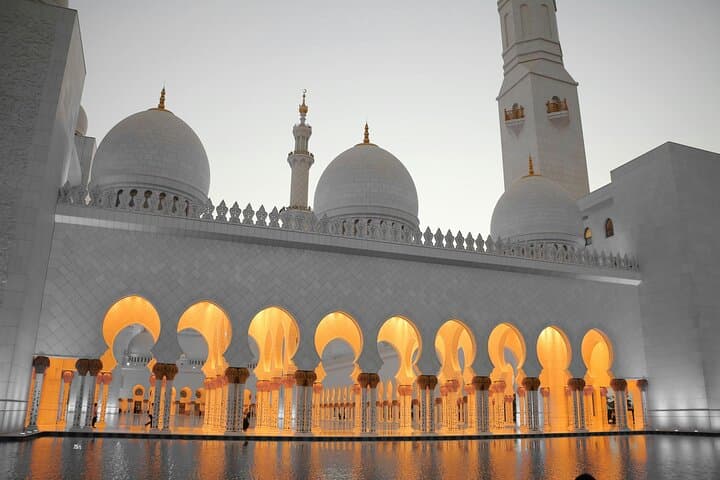 Sheikh Zayed Grand Mosque Day Tour from Dubai: Visitor Guide & Practical Tips photo 2