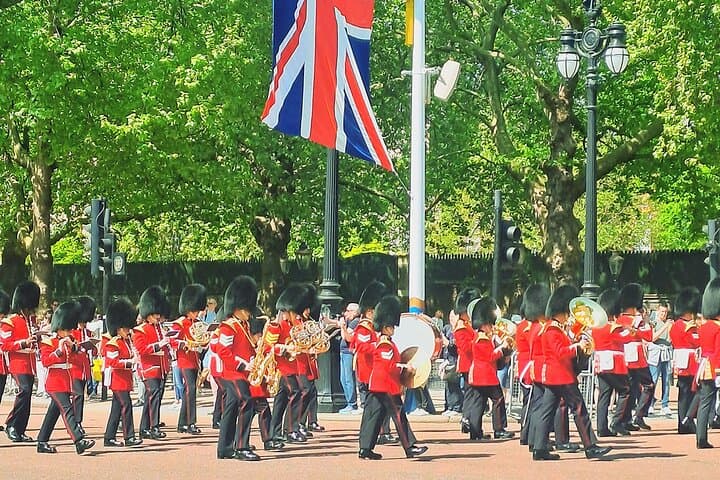 London 20-Sights Walking Tour — Big Ben to Tower Bridge in a Day