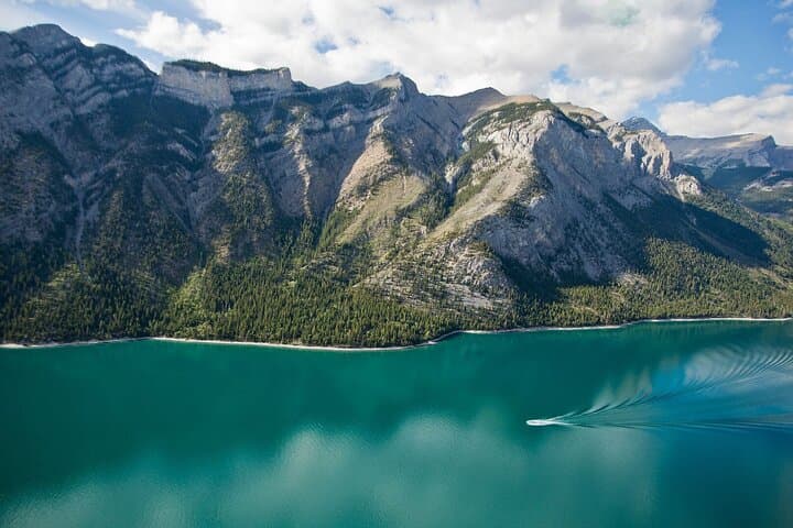 Lake Louise, Moraine & Johnston Canyon: Full-Day Banff National Park Tour