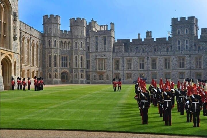 Full-Day Windsor, Stonehenge and Bath Tour from London photo 5