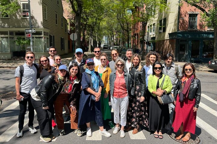 Brooklyn Bridge to DUMBO: 3‑Hour Walking Tour Through Heights & History photo 5