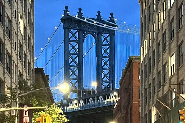 Sunset on Brooklyn Bridge: Guided Walking Tour from City Hall to DUMBO photo 5