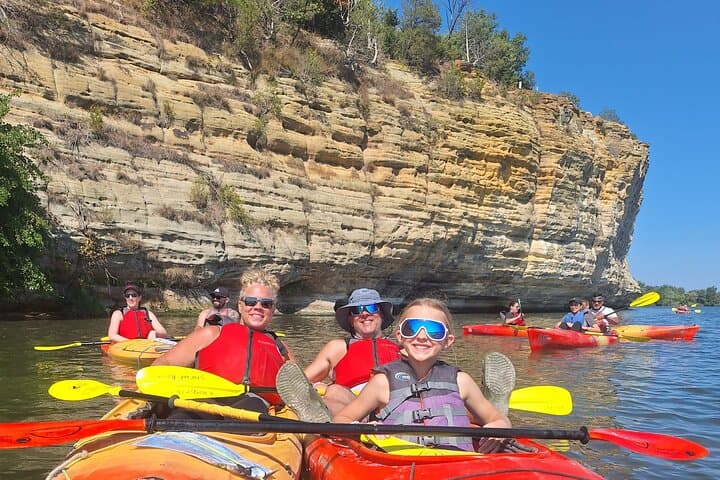 Paddle Starved Rock: 2-Hour Single Kayak Rental on the Illinois River photo 2