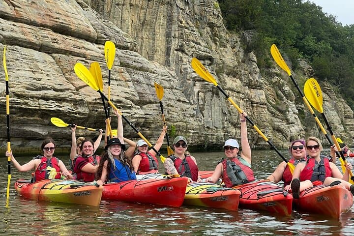 Paddle Starved Rock: 2-Hour Single Kayak Rental on the Illinois River
