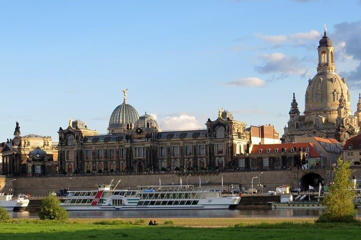 Private Day Trip from Prague to Dresden: Guided Old Town Walk & Elbe River Views