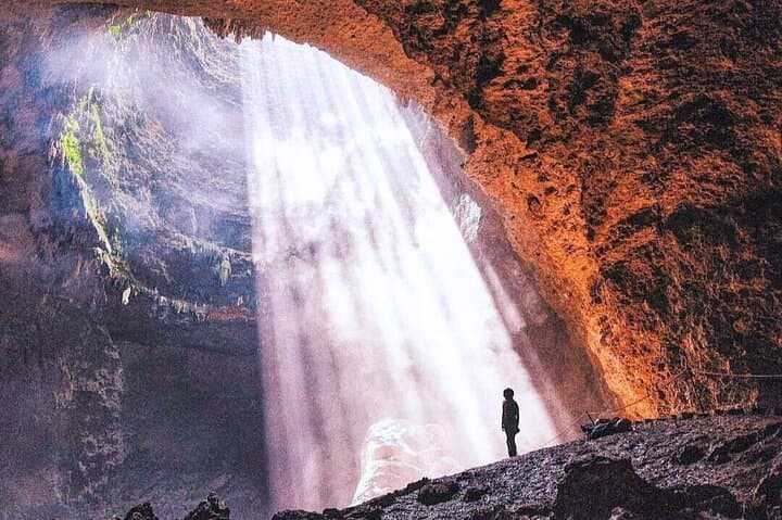 Jomblang Cave and Timang Beach Day Trip: Rappel into the Heavenly Light and Ride the Timang Gondola