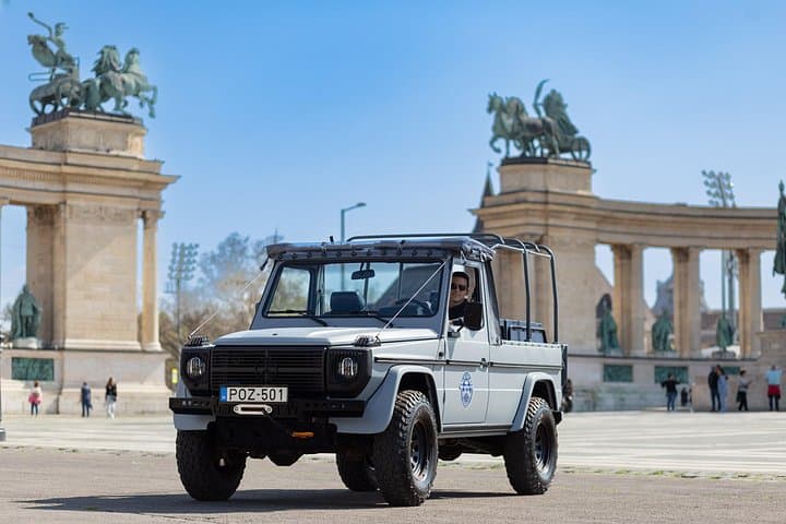 Budapest Russian Jeep Private Tour: Best of Buda & Pest (3–4 Hour) photo 3
