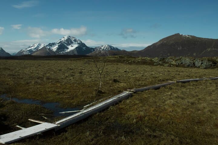 Leknes Archipelago Mini Hike: Easy Wetland Walks & Mountain Views photo 4