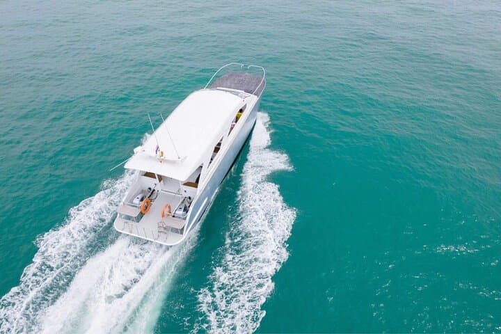 VIP Phi Phi Catamaran: Bamboo Island, Pileh Lagoon & Maya Bay Day Cruise photo 2