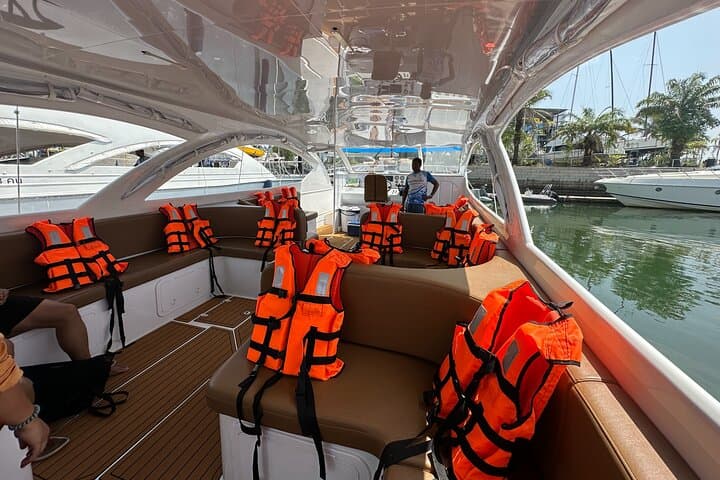 VIP Phi Phi Catamaran: Bamboo Island, Pileh Lagoon & Maya Bay Day Cruise photo 3