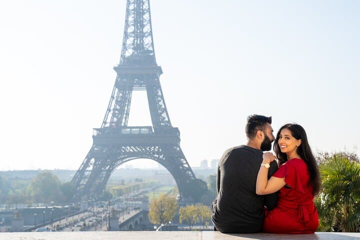 Private Eiffel Tower Photo Session at Trocadéro — Professional Photographer in Paris