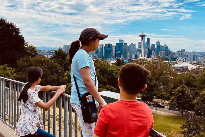 Private Seattle History and Landmarks Tour — Ballard Locks to Kerry Park in a Luxury SUV