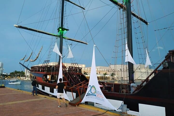 Pirate Sunset Sail in Cartagena Bay: Party Cruise with Live Music & Open Bar photo 6