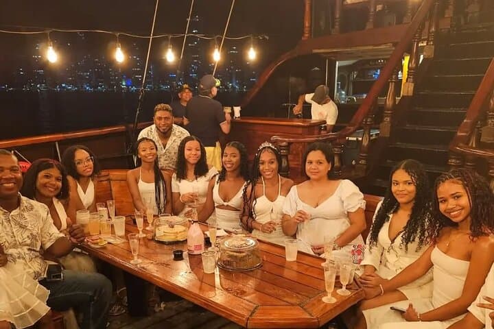 Pirate Sunset Sail in Cartagena Bay: Party Cruise with Live Music & Open Bar photo 4