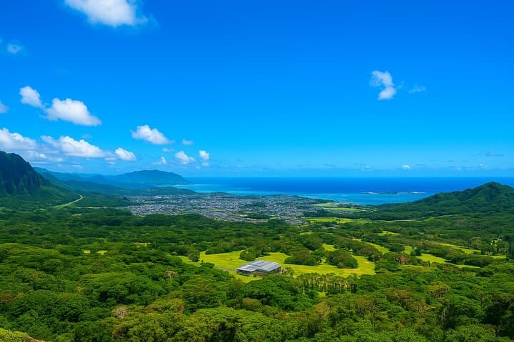 Private Oahu Circle-Island Tour: North Shore & East Side Highlights photo 2