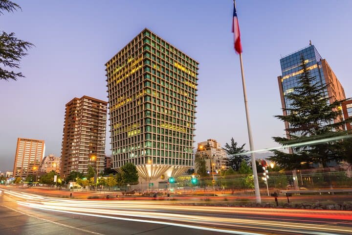 Sanhattan Walking Tour and Sky Costanera Observatory in Las Condes photo 4