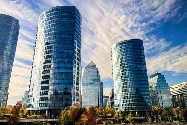 Sanhattan Walking Tour and Sky Costanera Observatory in Las Condes photo 3