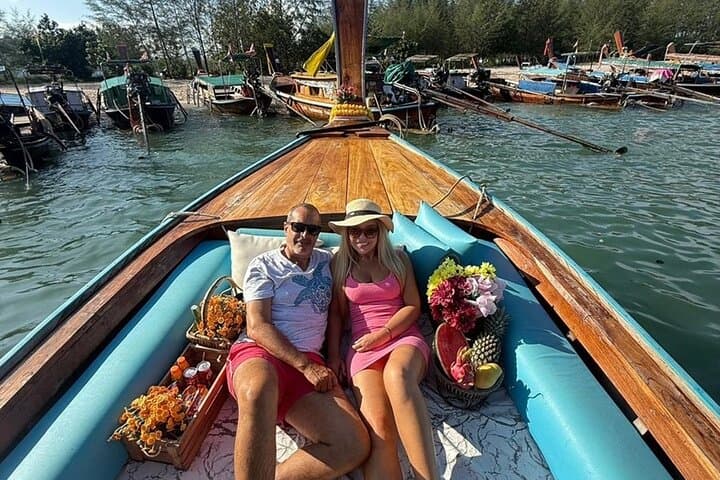 Krabi Private 4-Island Hopping: Poda, Chicken, Tup & Phra Nang Tour