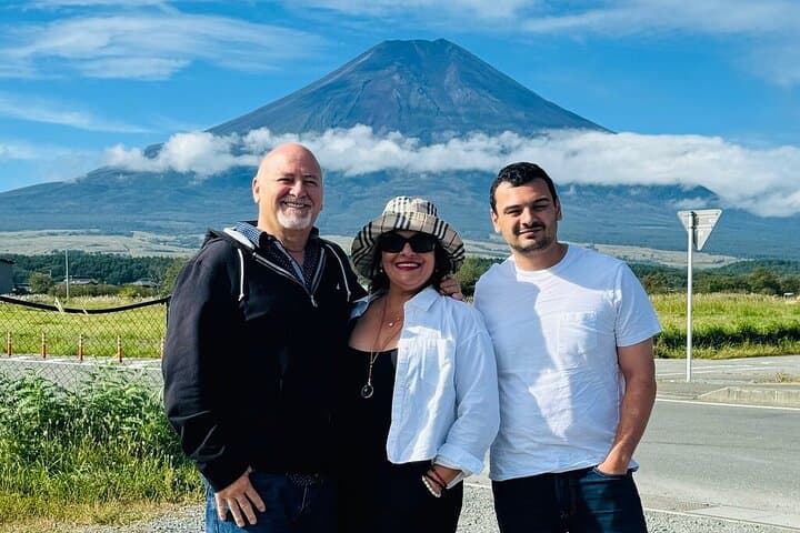 Mt Fuji Private Day Tour from Tokyo: Kawaguchi, Chureito & Oshino Hakkai photo 2