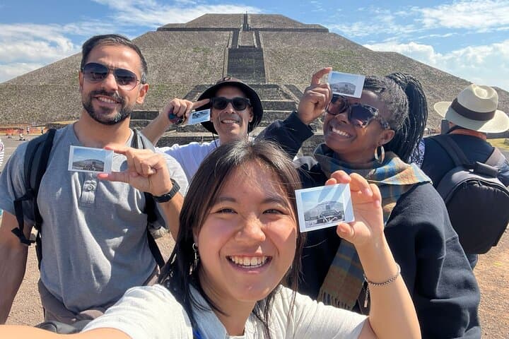 Sunrise Hot-Air Balloon Over Teotihuacan with Guided Pyramid Tour photo 6